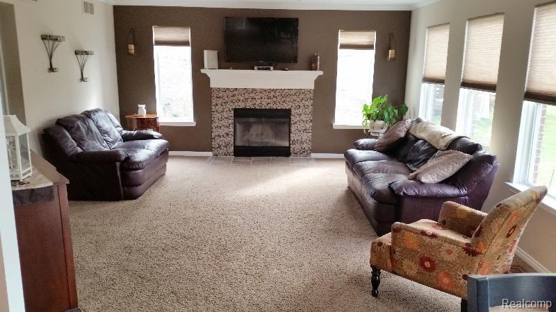 51613 Rivard Road New Baltimore, MI 48047 - Photo 8 of 22 #08 Family Room.jpg