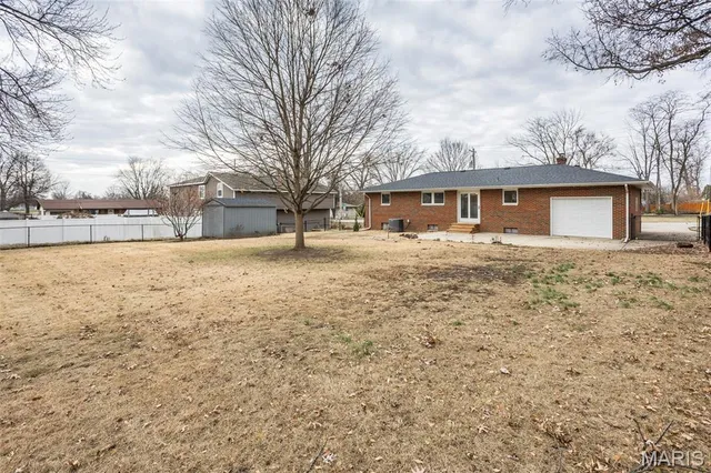 $150,000 | 392 North 6th Street, East Alton, IL 62024