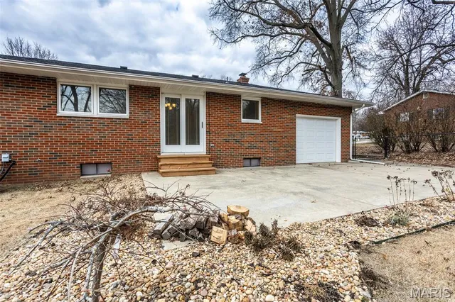 $150,000 | 392 North 6th Street, East Alton, IL 62024