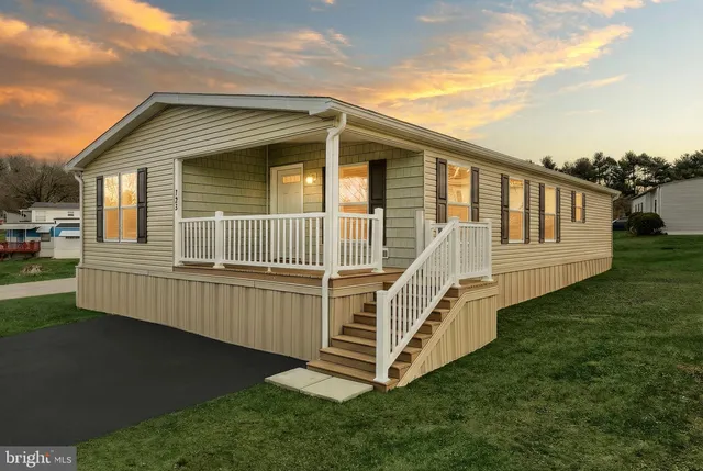 $179,900 | 723 Lake Drive, Mount Wolf, PA 17347