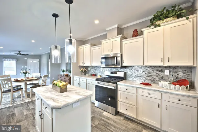 $179,900 | 723 Lake Drive, Mount Wolf, PA 17347