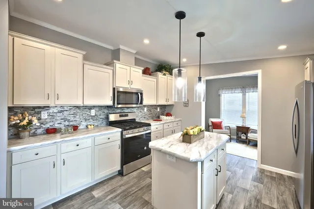 $179,900 | 723 Lake Drive, Mount Wolf, PA 17347