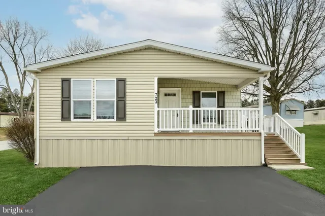 $179,900 | 723 Lake Drive, Mount Wolf, PA 17347