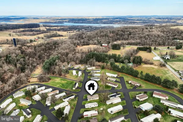 $169,900 | 723 Lake Drive, Mount Wolf, PA 17347