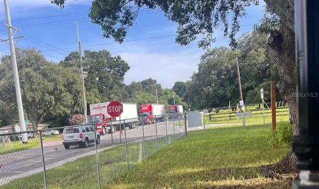 $300,000 | 10516 579th Highway, Thonotosassa, FL 33592