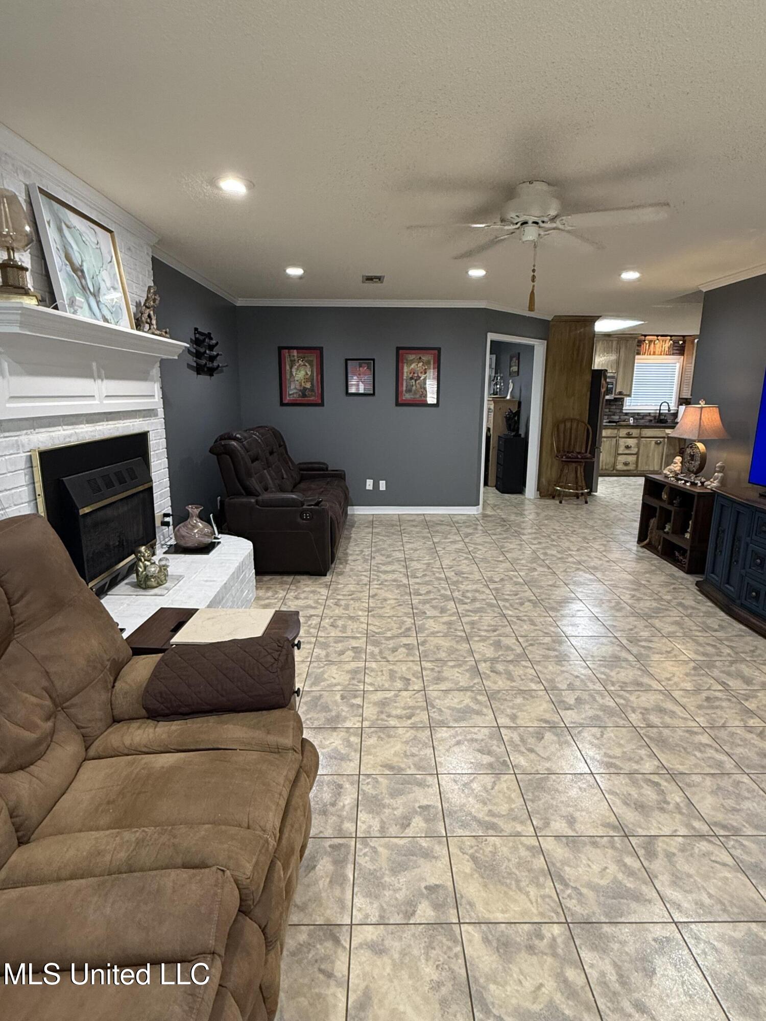 2425 Perry Road Grenada, MS 38901 - Photo 24 of 37 IMG_2246