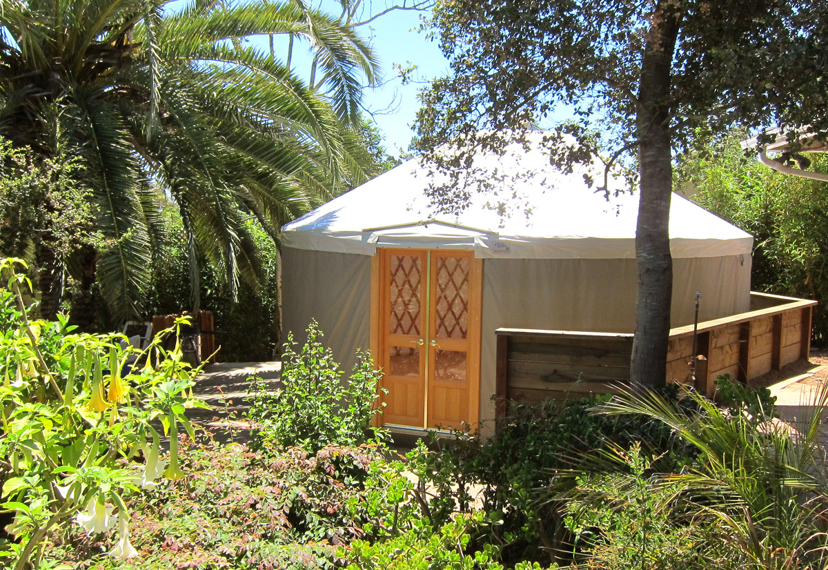 40 Pine Drive Santa Barbara, CA 93105 - Photo 17 of 30 a backyard of a house with lots of green space
