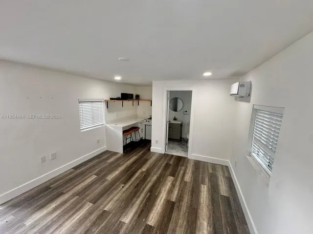 $1,500 | 555 Northeast 70th Street, Unit STUDIO, Miami, FL 33138