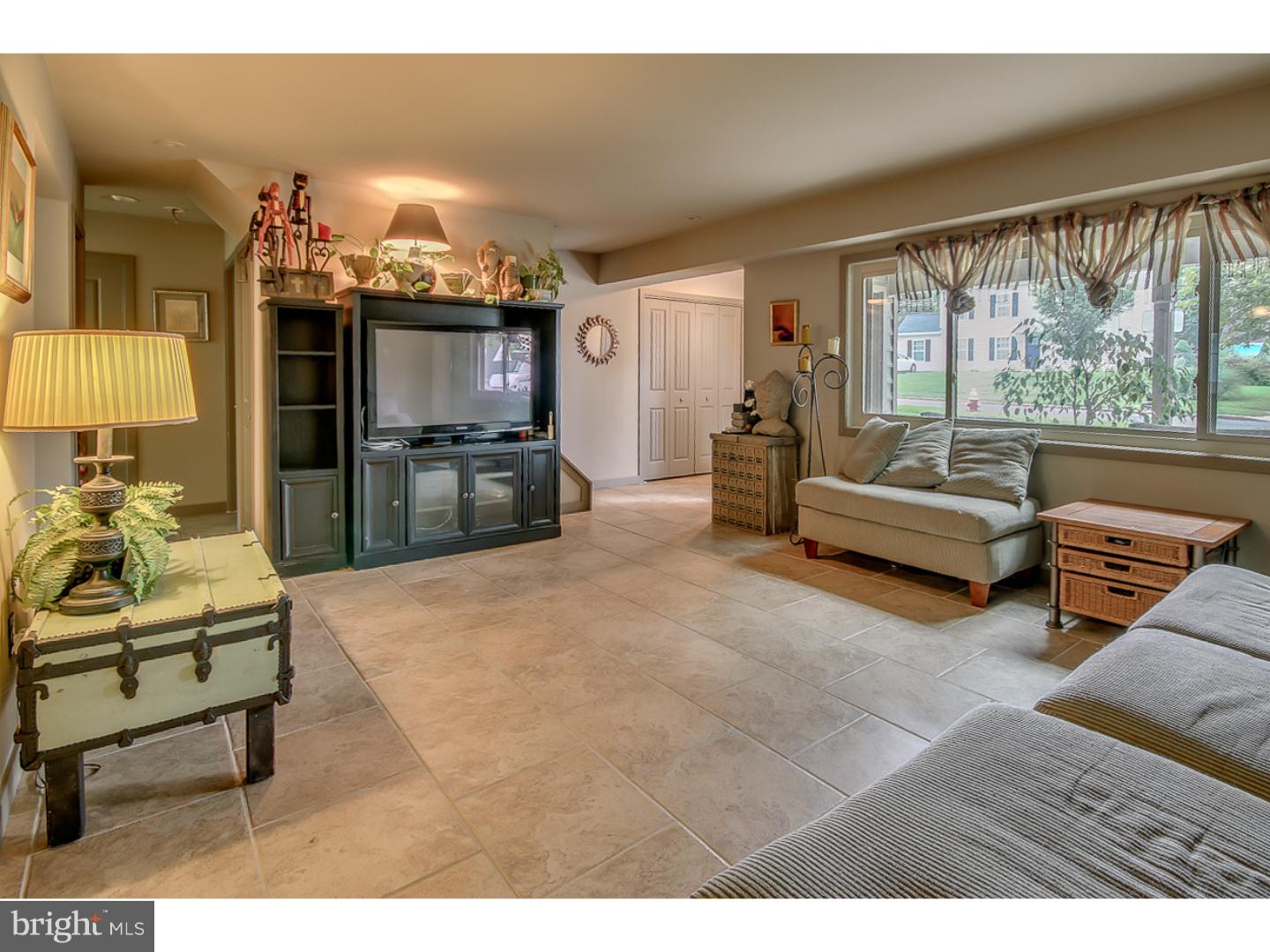 31 Quiet Road Levittown, PA 19057 - Photo 6 of 23 Gallery Image 6