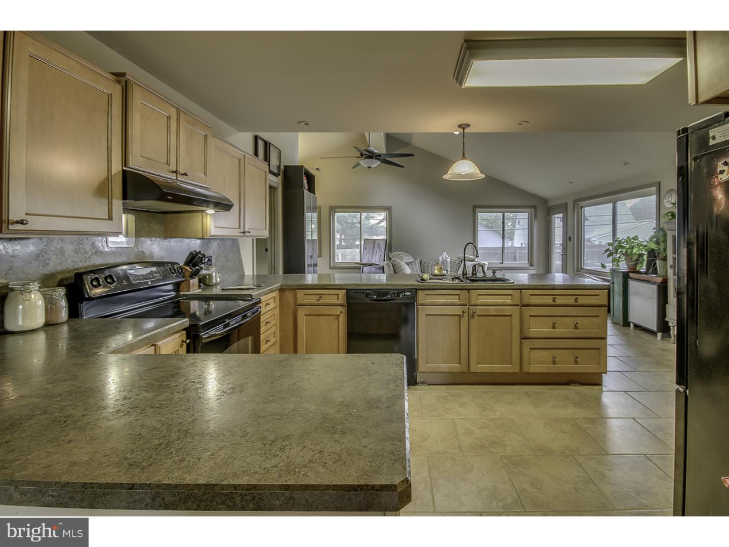 31 Quiet Road Levittown, PA 19057 - Photo 9 of 23 Gallery Image 9