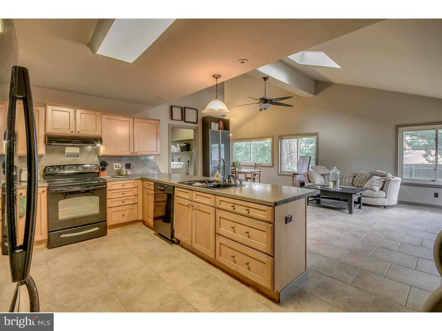 31 Quiet Road Levittown, PA 19057 - Photo 10 of 23 Gallery Image 10