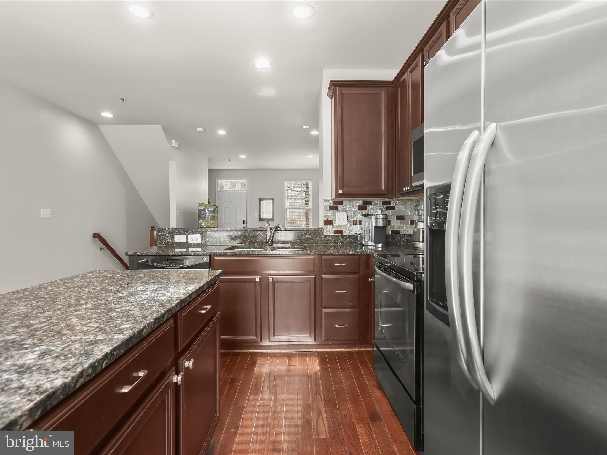 7222 Abbey Road Elkridge, MD 21075 - Photo 14 of 35 Stainless steel appliances