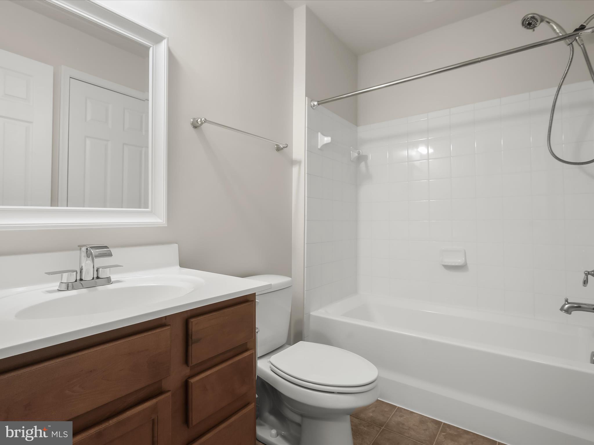 7222 Abbey Road Elkridge, MD 21075 - Photo 27 of 35 Ground level full bathroom