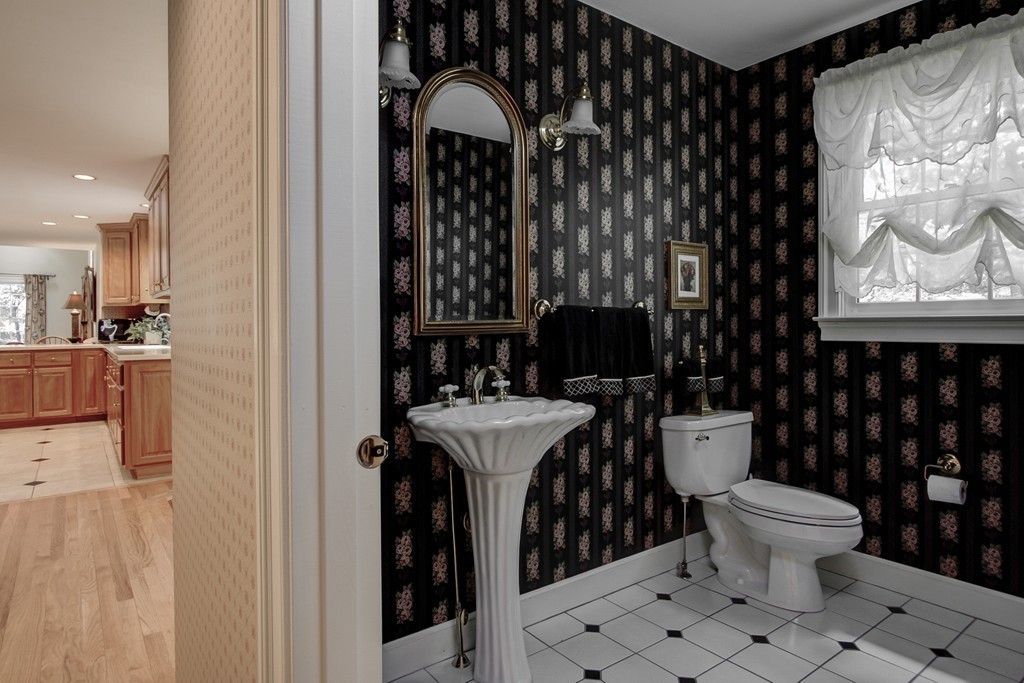 3 Edgehill Road Hopkinton, MA 01748 - Photo 14 of 27 Gallery Image 14