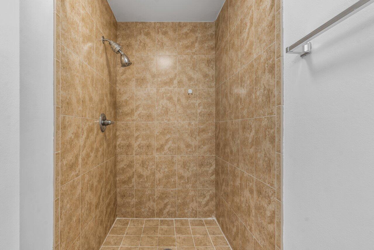 1089 Northwest 13th Street, Unit 4 Boca Raton, FL 33486 - Photo 17 of 27 Bathroom 2 (upstairs)