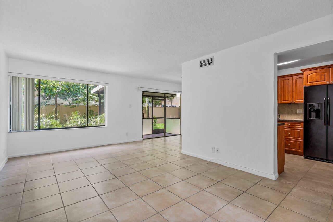 1089 Northwest 13th Street, Unit 4 Boca Raton, FL 33486 - Photo 3 of 27 Living Room