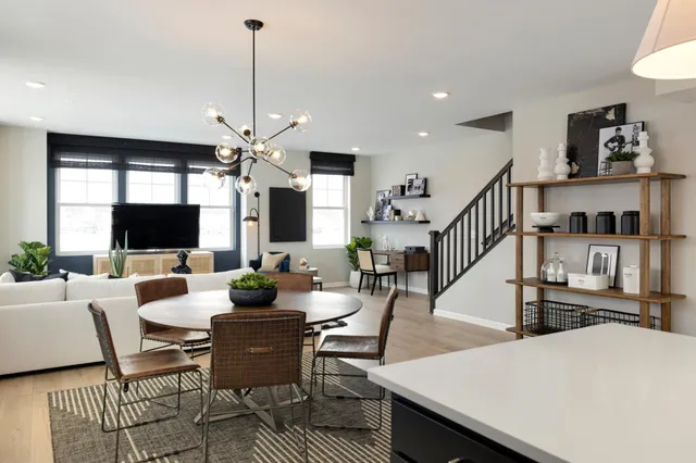 $730,715 | 906 South Woodlawn Avenue, Unit F, St. Paul, MN 55116