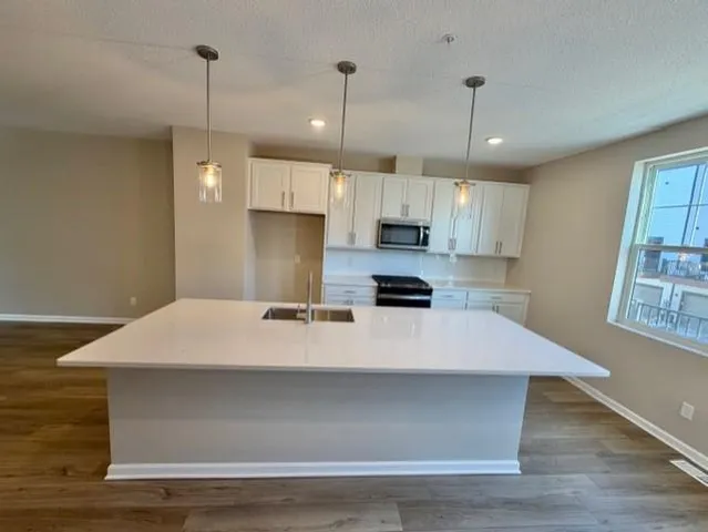 $709,990 | 906 South Woodlawn Avenue, Unit F, St. Paul, MN 55116