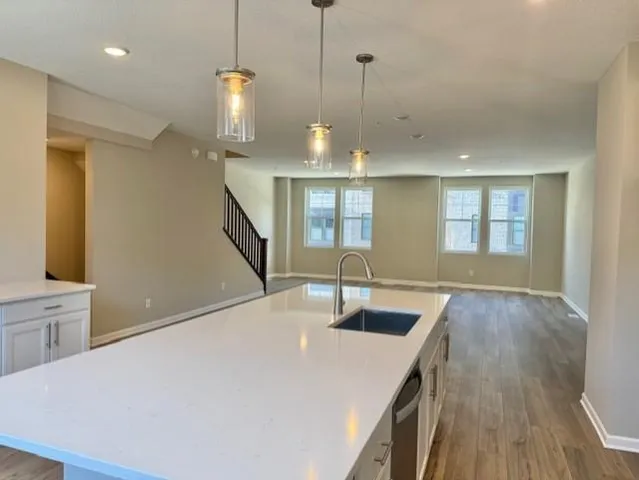 $709,990 | 906 South Woodlawn Avenue, Unit F, St. Paul, MN 55116