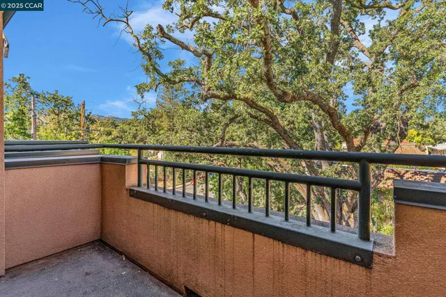 $3,400 | 1310 Creekside Drive, Unit 303, Walnut Creek, CA 94596