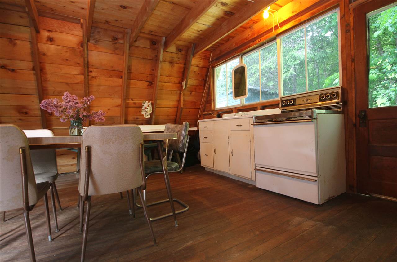 579 South Lincoln Road Lincoln, VT 05443 - Photo 4 of 10