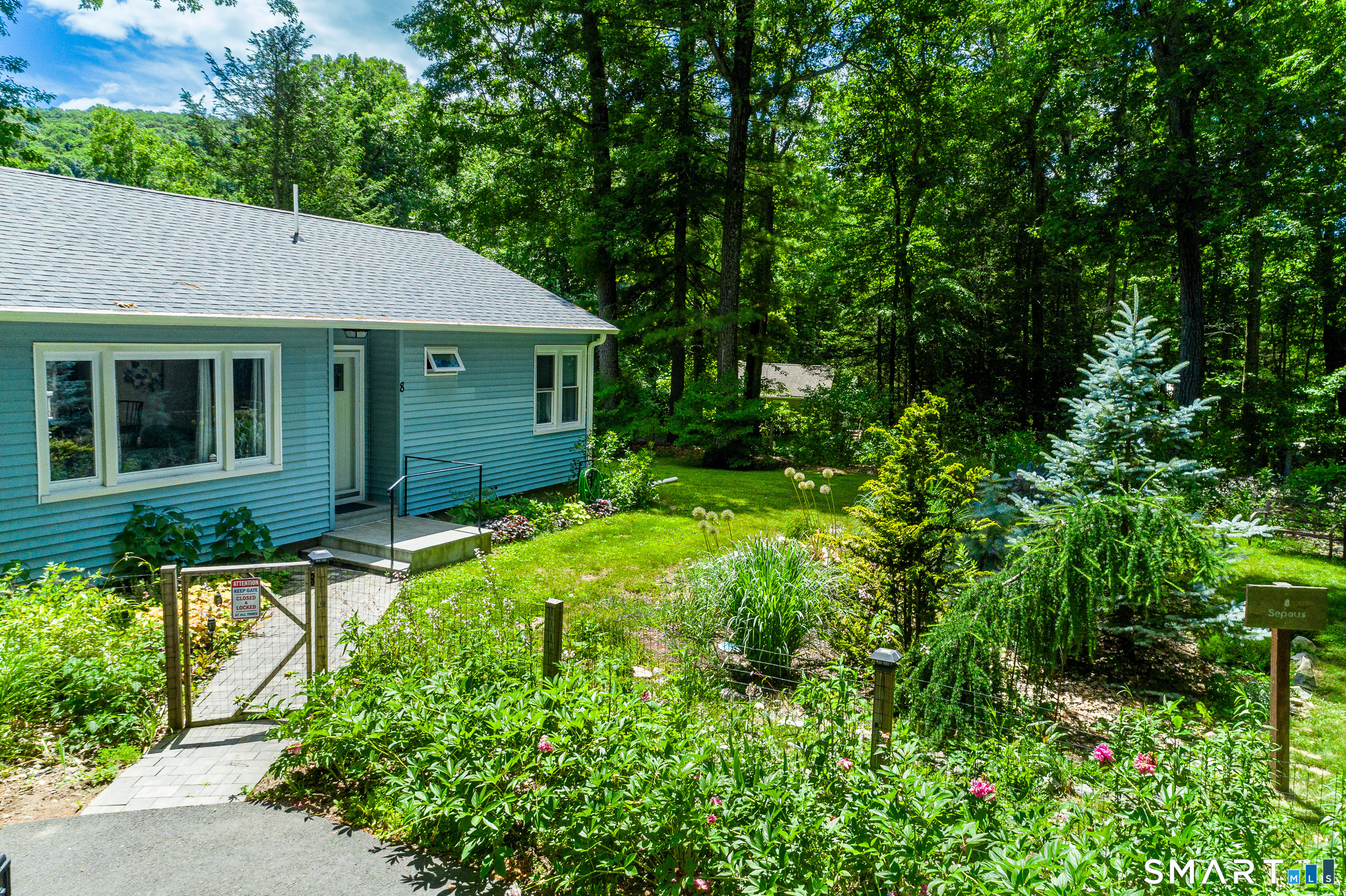 8 Sepous Road Avon, CT 06001 - Photo 2 of 39