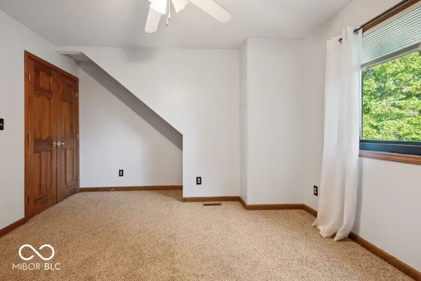 $334,900 | 1966 Broadmoor Lane, Columbus, IN 47203
