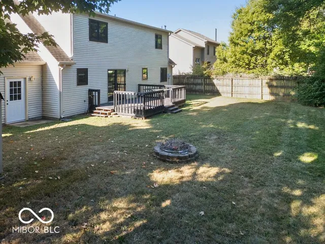 $334,900 | 1966 Broadmoor Lane, Columbus, IN 47203