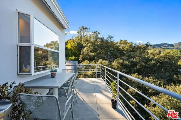 $1,899,000 | 26207 Ingleside Way, Malibu, CA 90265