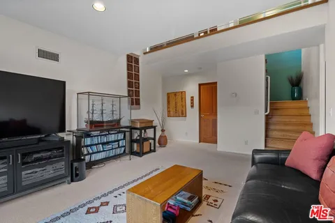 $1,899,000 | 26207 Ingleside Way, Malibu, CA 90265