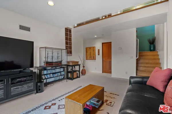 $1,899,000 | 26207 Ingleside Way, Malibu, CA 90265