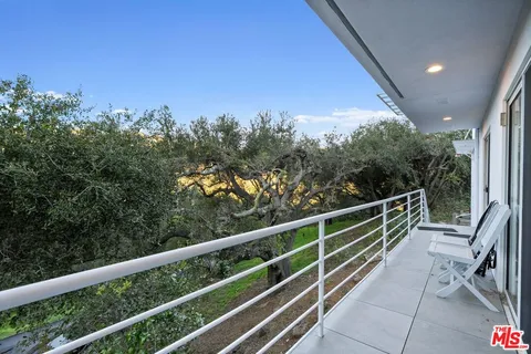 $1,899,000 | 26207 Ingleside Way, Malibu, CA 90265