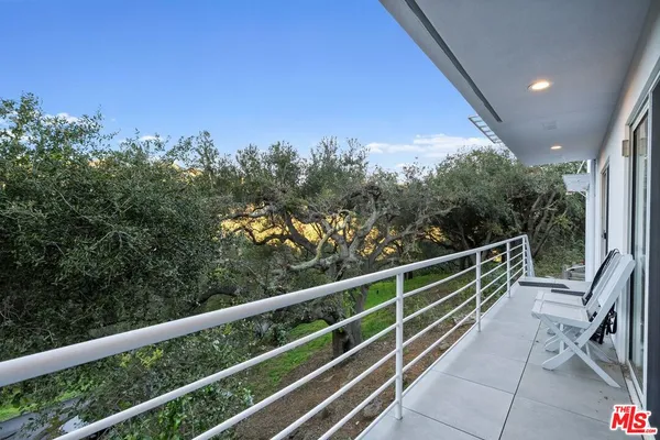 $1,899,000 | 26207 Ingleside Way, Malibu, CA 90265
