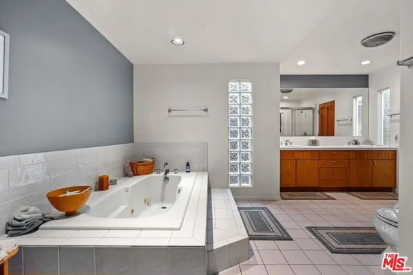 $1,899,000 | 26207 Ingleside Way, Malibu, CA 90265