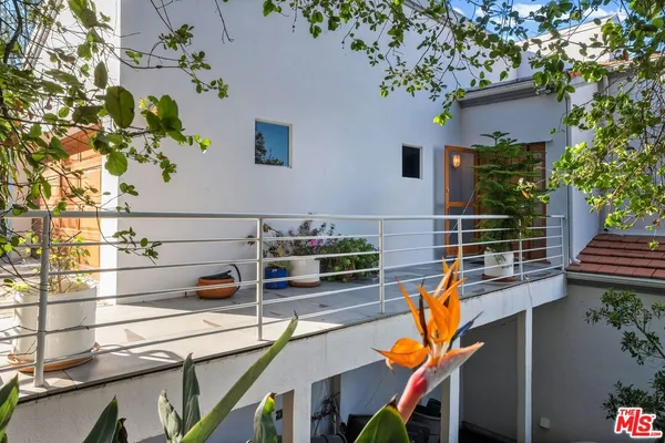 $1,899,000 | 26207 Ingleside Way, Malibu, CA 90265