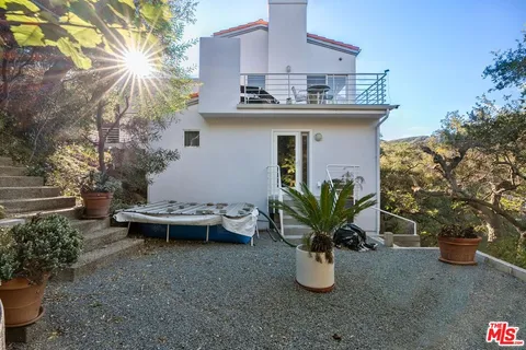 $1,899,000 | 26207 Ingleside Way, Malibu, CA 90265