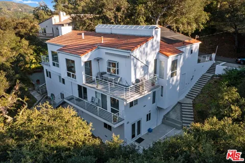 $1,899,000 | 26207 Ingleside Way, Malibu, CA 90265