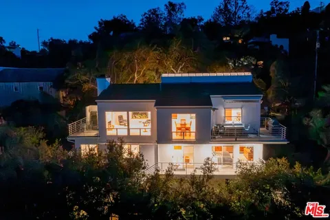 $1,899,000 | 26207 Ingleside Way, Malibu, CA 90265