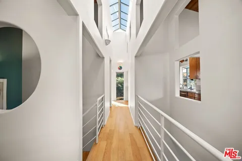 $1,899,000 | 26207 Ingleside Way, Malibu, CA 90265