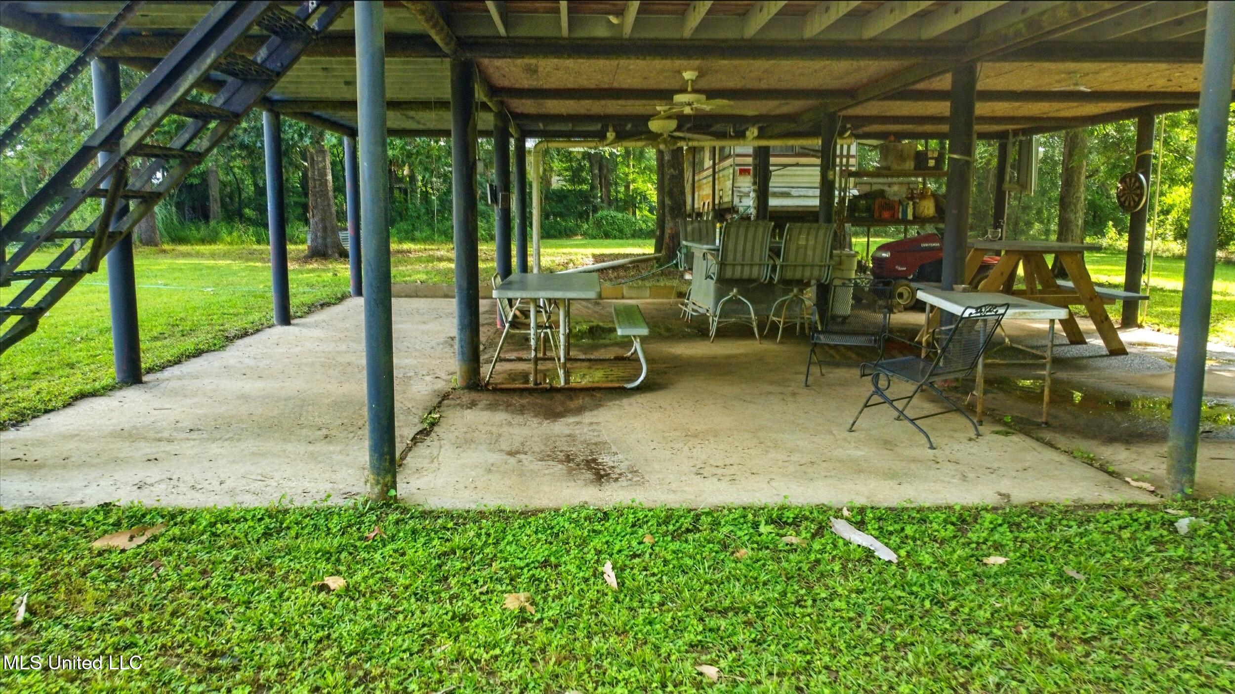 151 Wheatfield Road Poplarville, MS 39470 - Photo 16 of 26 16_under space 1