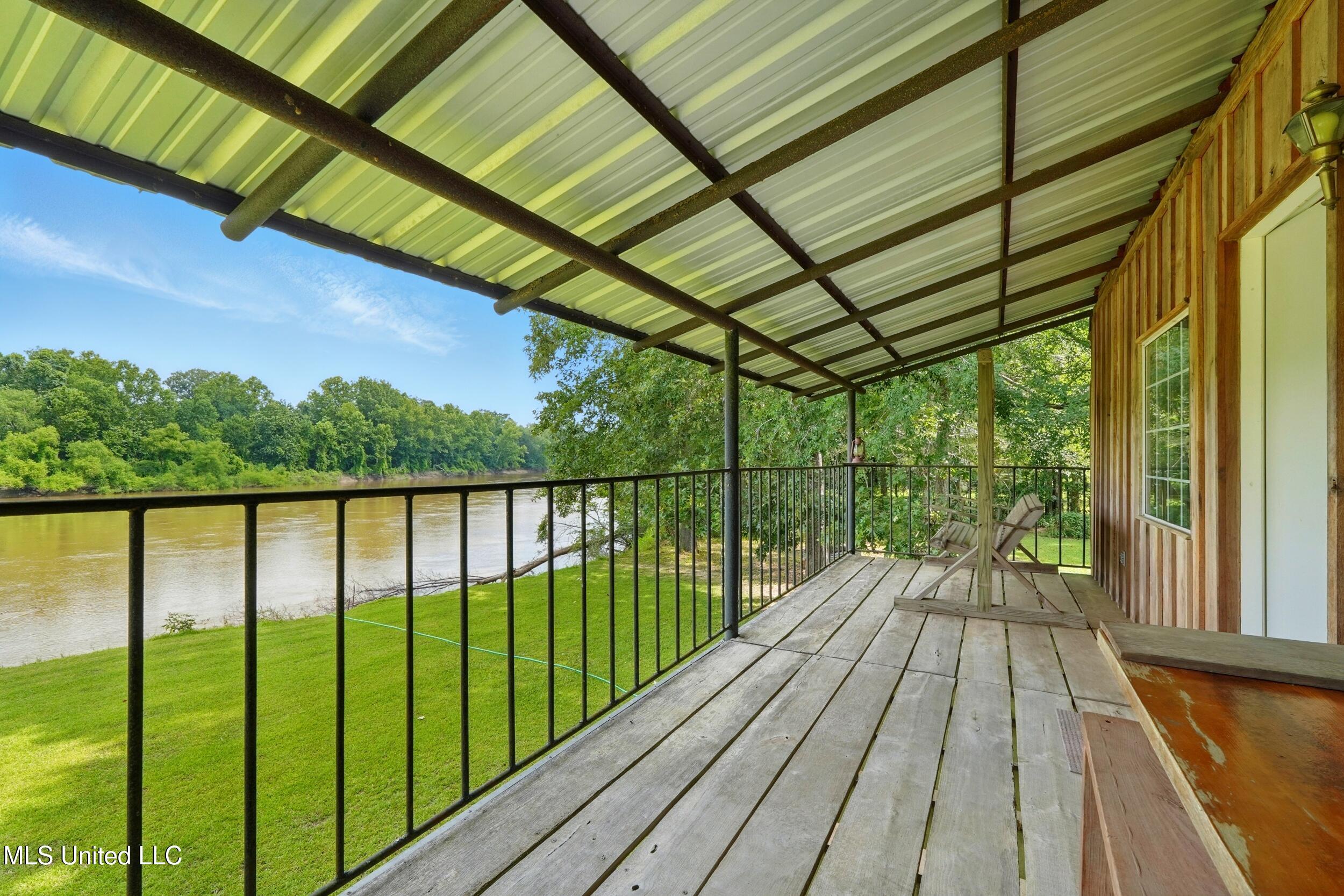 151 Wheatfield Road Poplarville, MS 39470 - Photo 21 of 26 21_porch 2