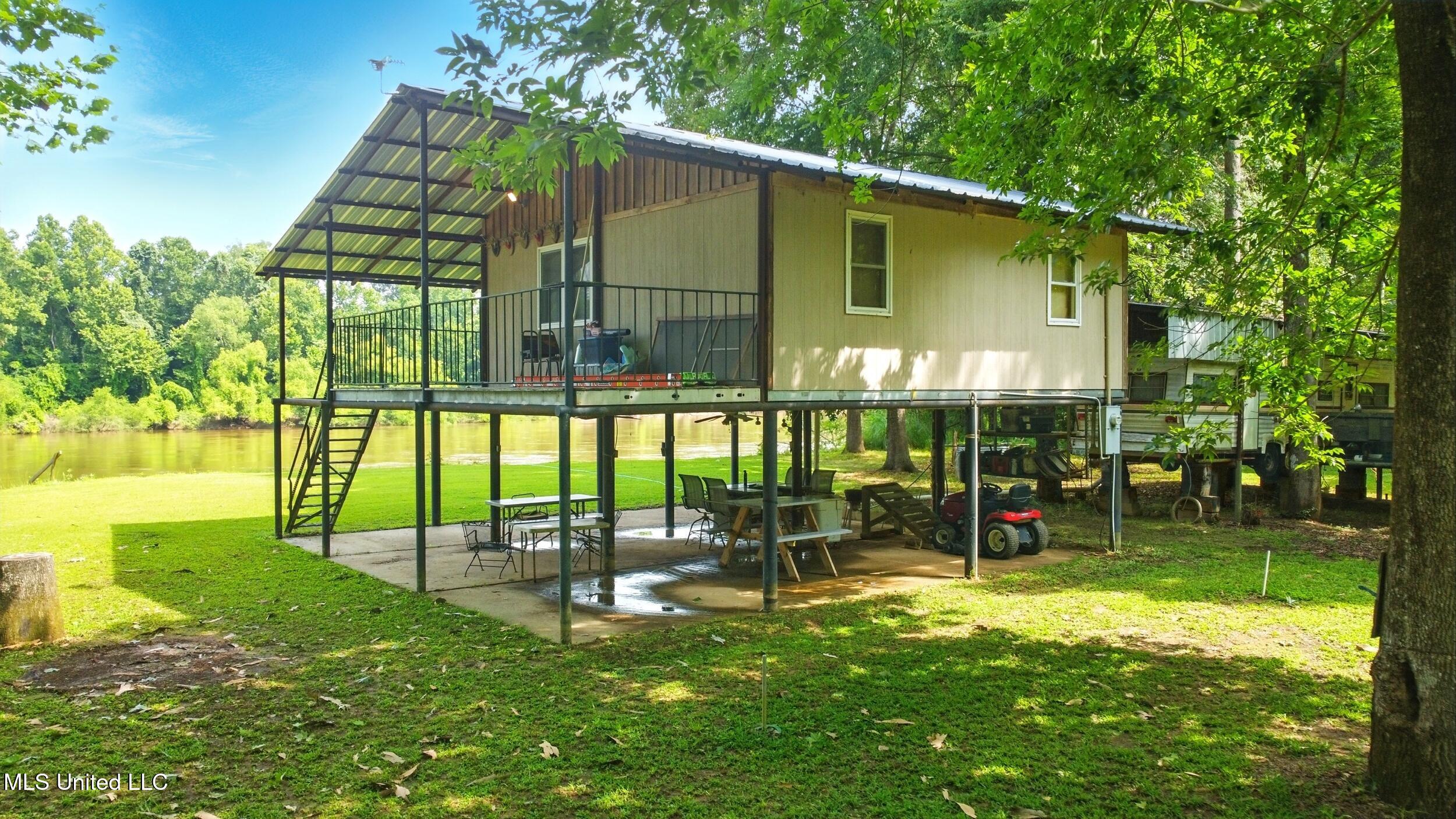 151 Wheatfield Road Poplarville, MS 39470 - Photo 4 of 26 4_exterior back left