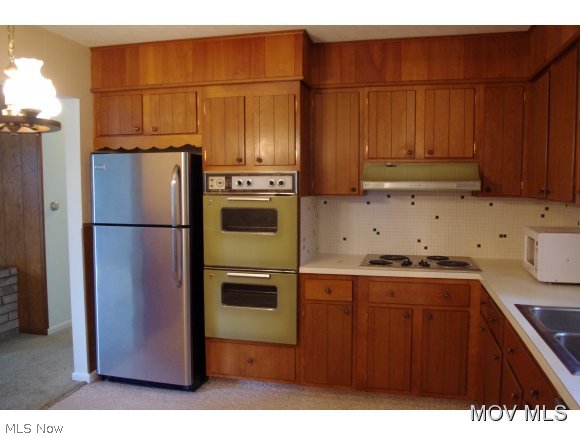 3302 River Road Vienna, WV 26105 - Photo 5 of 23 ktichen