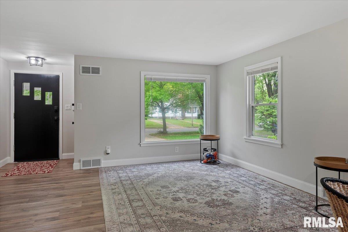 2141 South State Street Springfield, IL 62704 - Photo 7 of 35 Gallery Image 7