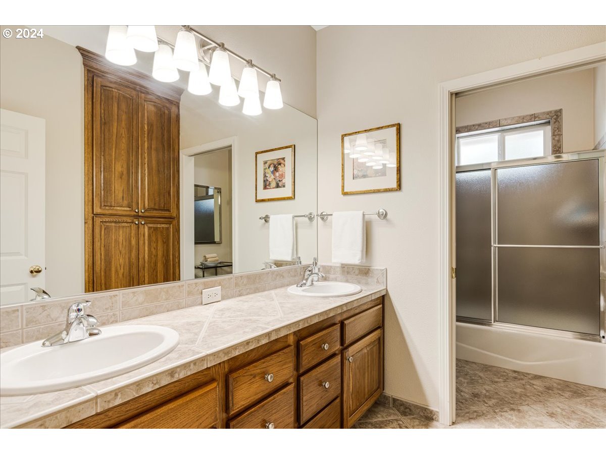 15031 South Beaton Road Oregon City, OR 97045 - Photo 17 of 48 Gallery Image 17