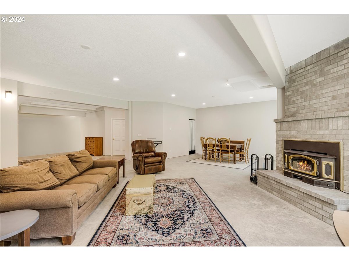 15031 South Beaton Road Oregon City, OR 97045 - Photo 30 of 48 Gallery Image 30