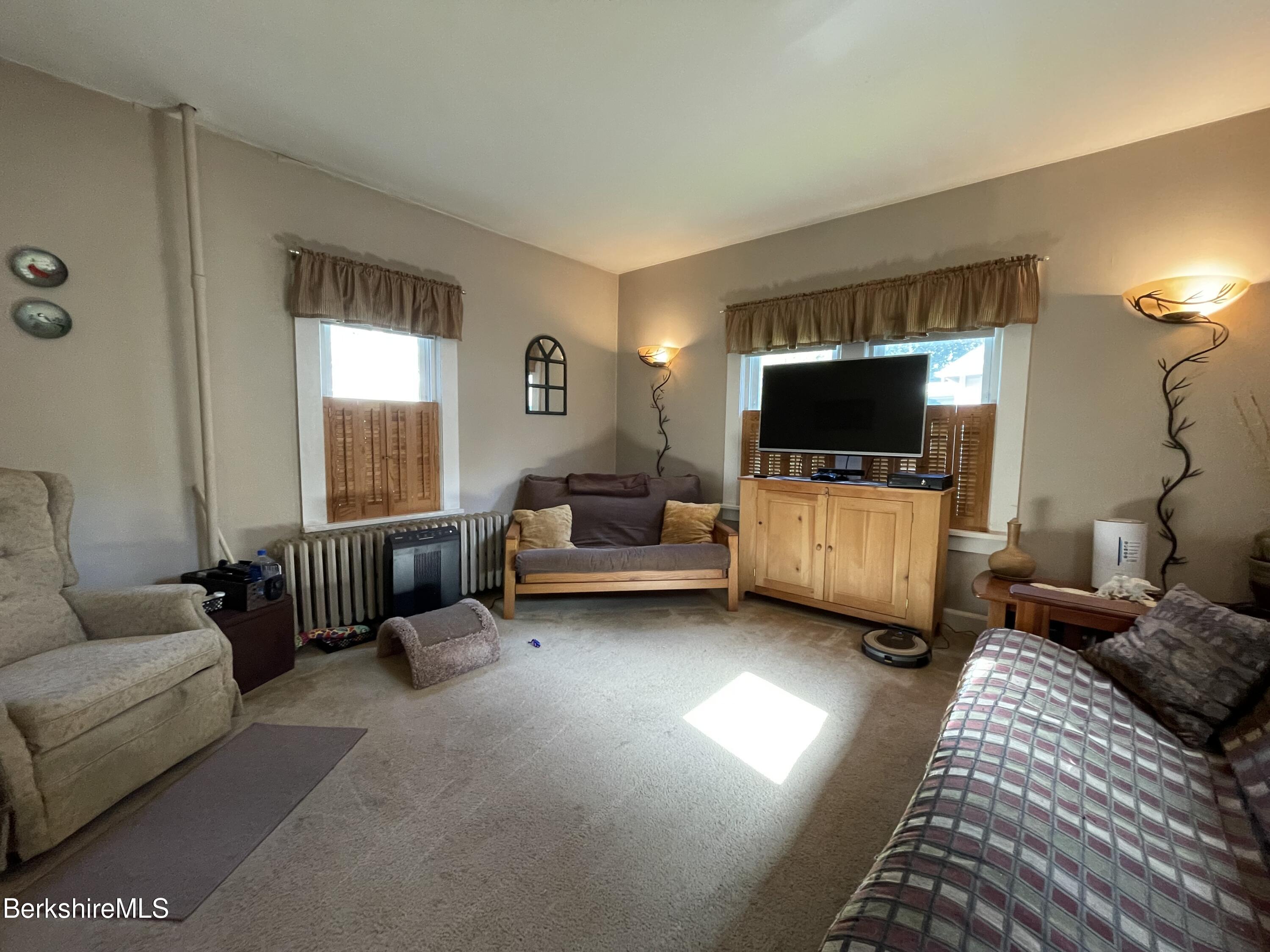 202 Cold Spring Road Williamstown, MA 01267 - Photo 5 of 14 IMG-1647
