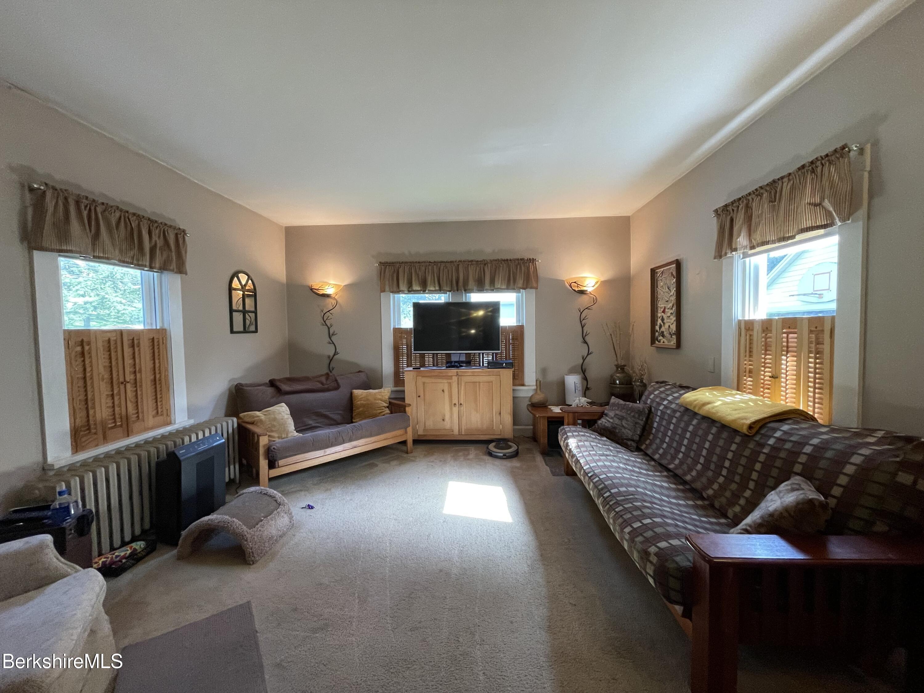 202 Cold Spring Road Williamstown, MA 01267 - Photo 6 of 14 IMG-1646