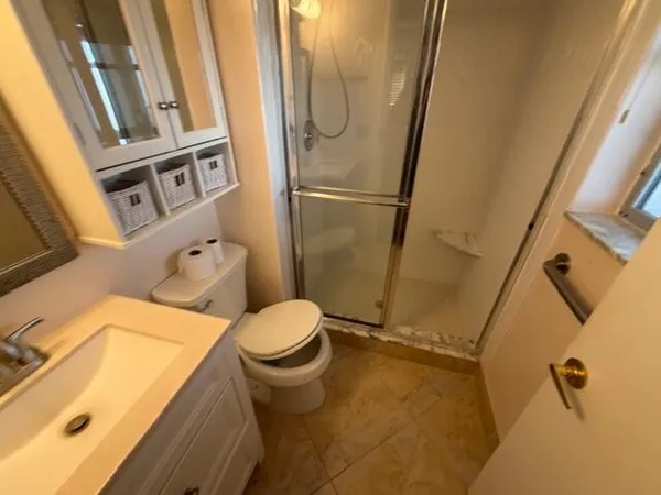 $159,900 | 18081 Southeast Country Club Drive, Unit 121, Tequesta, FL 33469