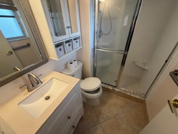 $159,900 | 18081 Southeast Country Club Drive, Unit 121, Tequesta, FL 33469